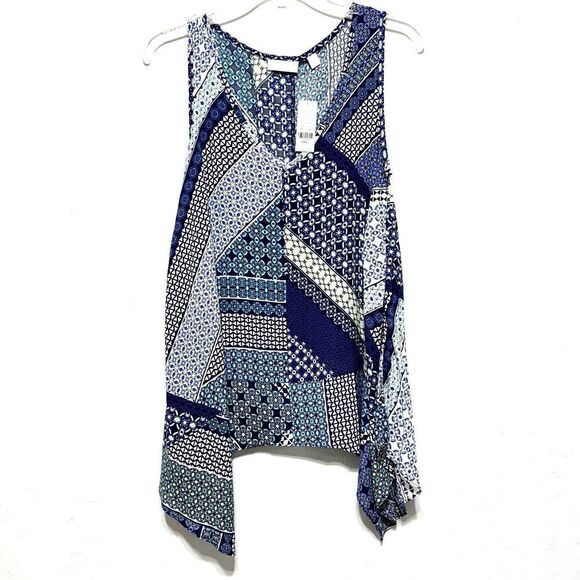 NWT New York & Co Tank Top Flowy Sharkbite Hem Blouse Blue Print V-Neck sz Small - Picture 1 of 7